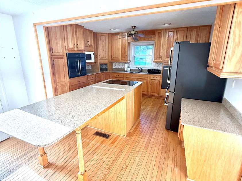 718 Bald Mountain Road, Burnsville, NC 28714.  MLS# CAR4313778, YatesRealty ID 4345. 