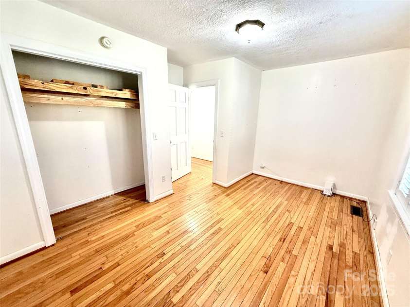 718 Bald Mountain Road, Burnsville, NC 28714.  MLS# CAR4313778, YatesRealty ID 4345. 