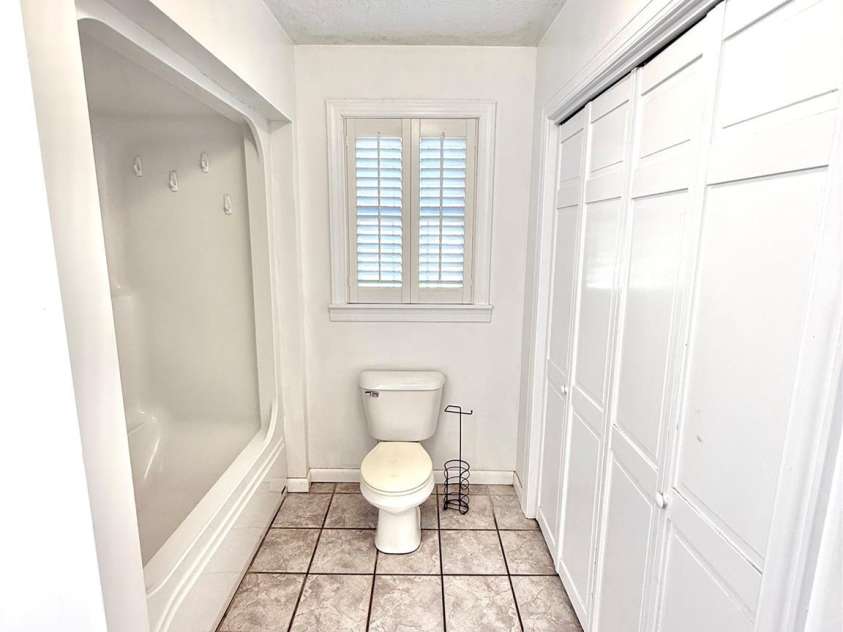 718 Bald Mountain Road, Burnsville, NC 28714.  MLS# CAR4313778, YatesRealty ID 4345. 