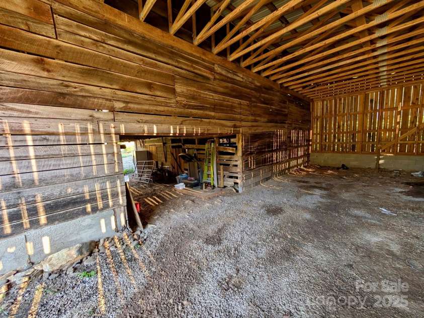 718 Bald Mountain Road, Burnsville, NC 28714.  MLS# CAR4313778, YatesRealty ID 4345. 