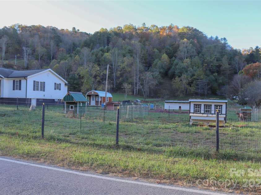 718 Bald Mountain Road, Burnsville, NC 28714.  MLS# CAR4313778, YatesRealty ID 4345. 