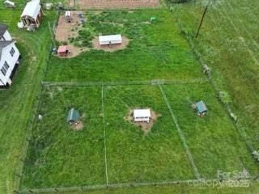 718 Bald Mountain Road, Burnsville, NC 28714.  MLS# CAR4313778, YatesRealty ID 4345. 