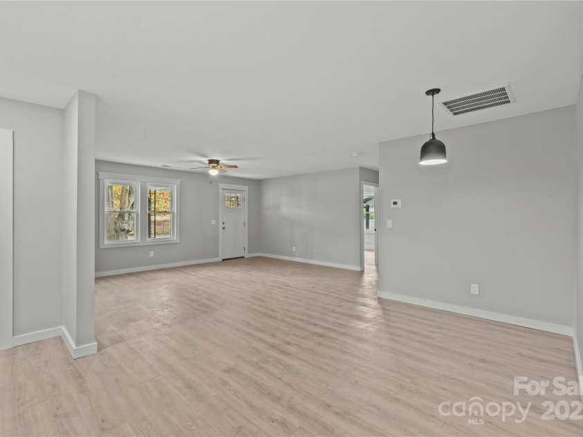 816 Miller Street, Gastonia, NC 28052.  MLS# CAR4297587, YatesRealty ID 4345. 