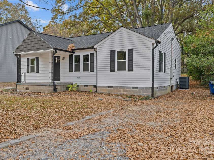 816 Miller Street, Gastonia, NC 28052.  MLS# CAR4297587, YatesRealty ID 4345. 
