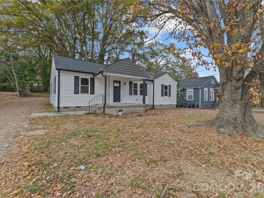 816 Miller Street, Gastonia, NC 28052.  MLS# CAR4297587, YatesRealty ID 4345. 