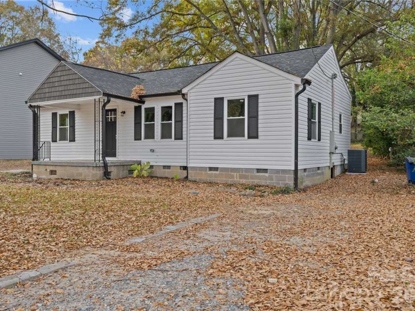 816 Miller Street, Gastonia, NC 28052.  MLS# CAR4297587, YatesRealty ID 4345. 