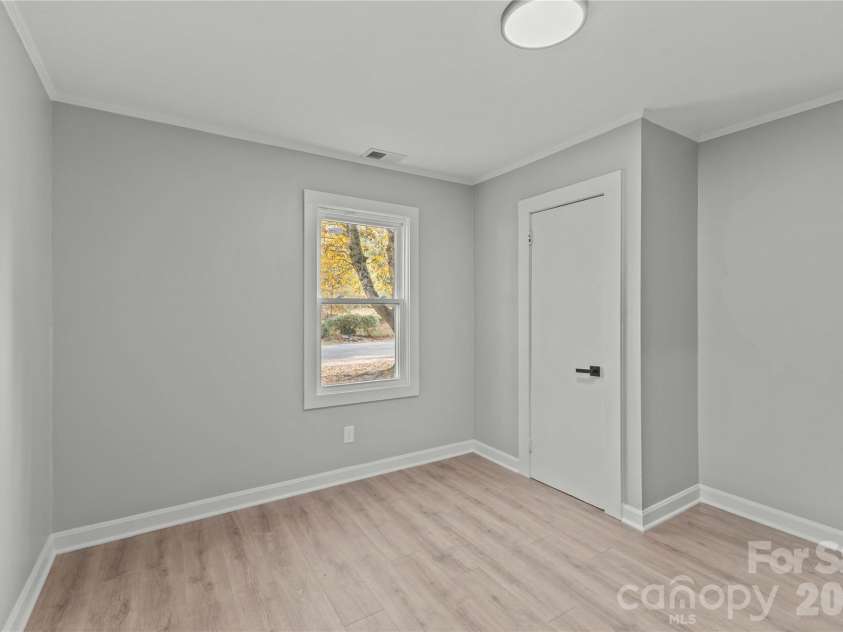 816 Miller Street, Gastonia, NC 28052.  MLS# CAR4297587, YatesRealty ID 4345. Right front bedroom