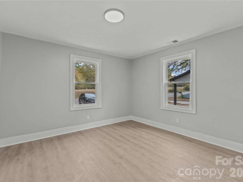 816 Miller Street, Gastonia, NC 28052.  MLS# CAR4297587, YatesRealty ID 4345. Right front bedroom