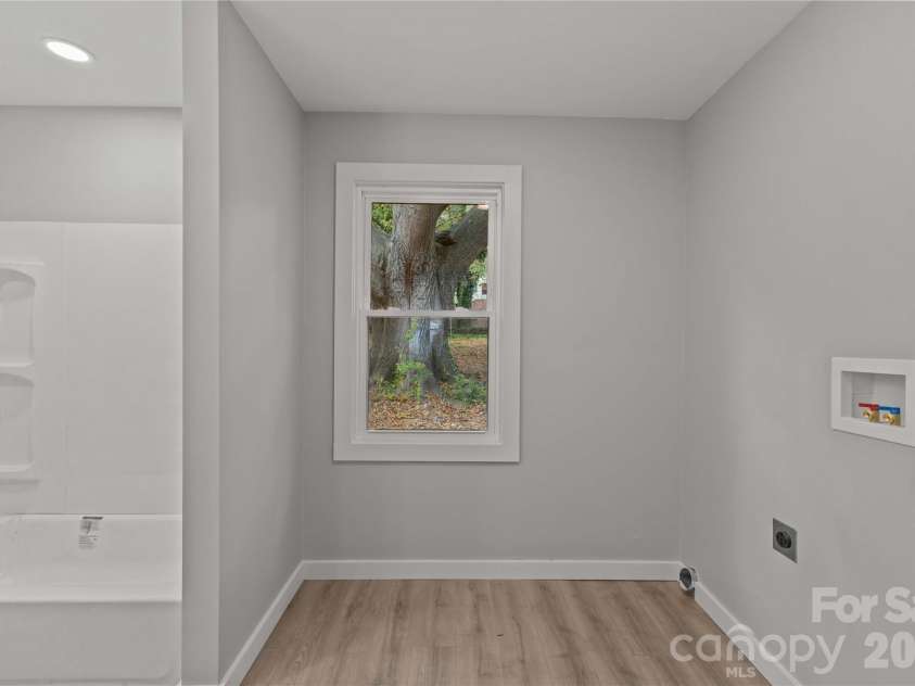 816 Miller Street, Gastonia, NC 28052.  MLS# CAR4297587, YatesRealty ID 4345. Secondary bath w/laundry
