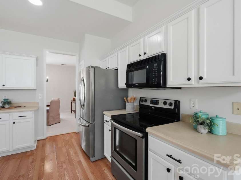 12003 Planters Estates Drive, Charlotte, NC 28278.  MLS# CAR4408406, YatesRealty ID 43450. 
