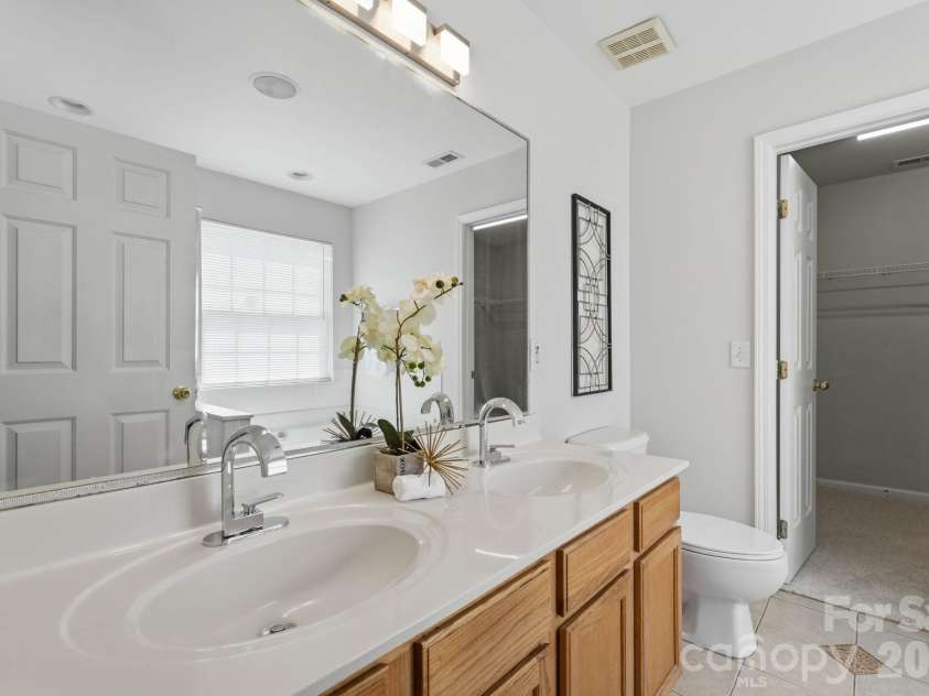 12003 Planters Estates Drive, Charlotte, NC 28278.  MLS# CAR4408406, YatesRealty ID 43450. 