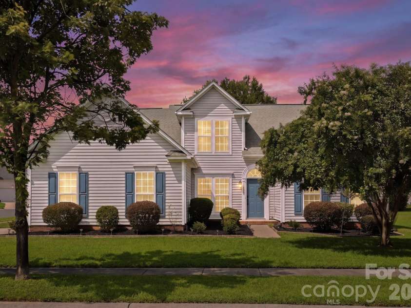 12003 Planters Estates Drive, Charlotte, NC 28278.  MLS# CAR4408406, YatesRealty ID 43450. 