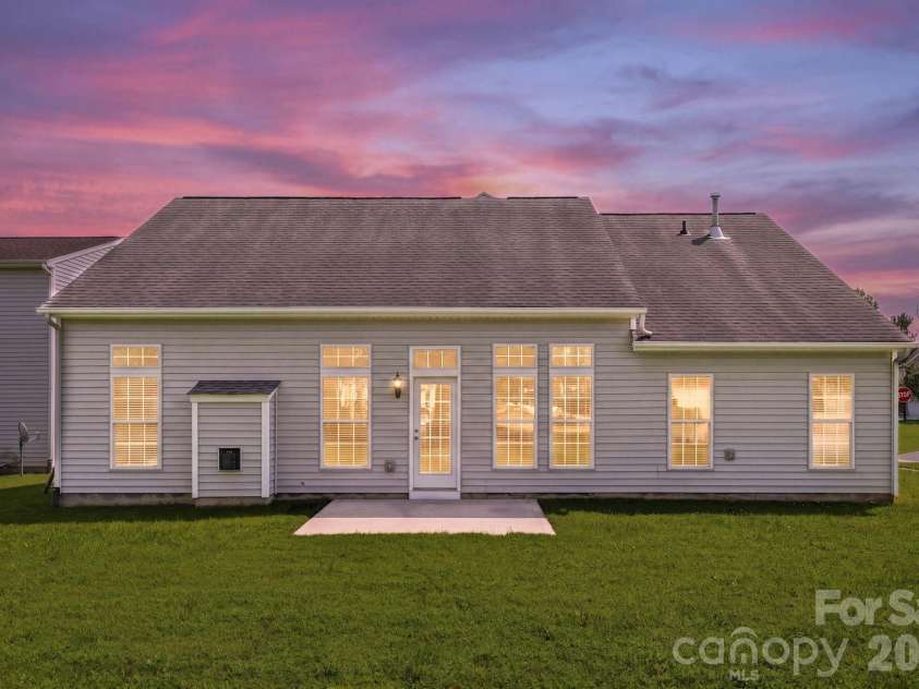 12003 Planters Estates Drive, Charlotte, NC 28278.  MLS# CAR4408406, YatesRealty ID 43450. 