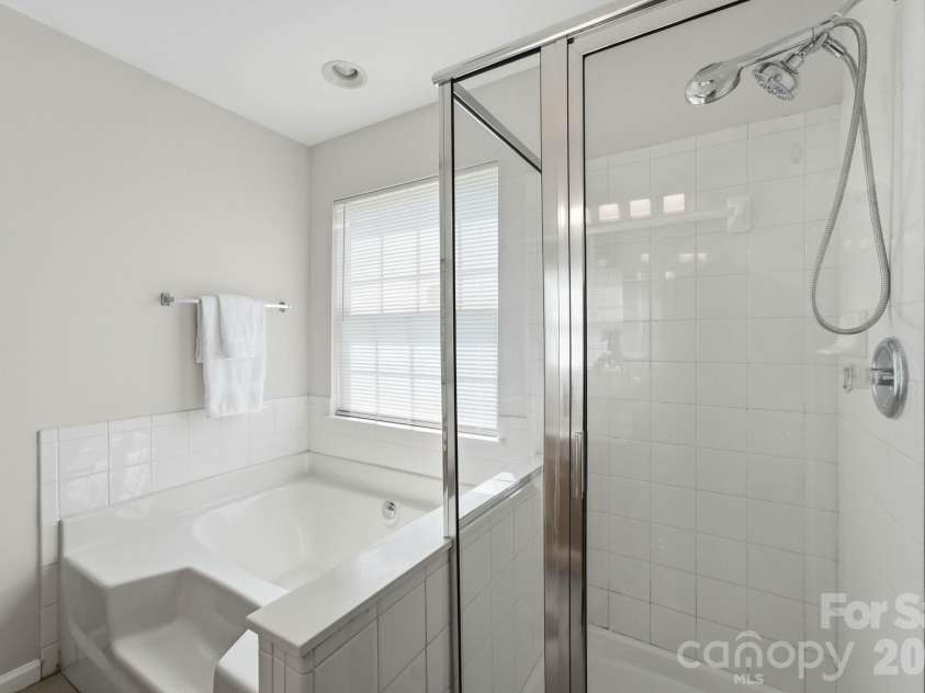 12003 Planters Estates Drive, Charlotte, NC 28278.  MLS# CAR4408406, YatesRealty ID 43450. 
