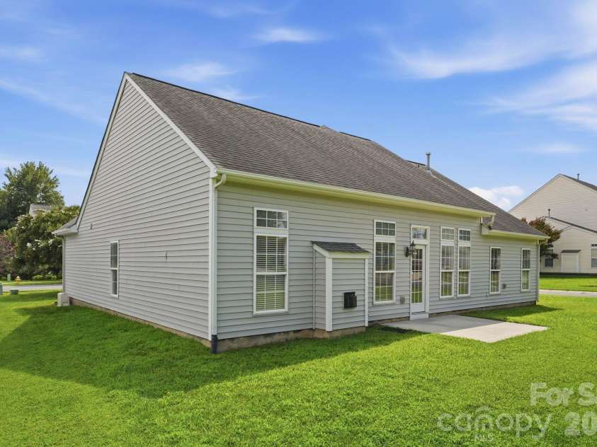 12003 Planters Estates Drive, Charlotte, NC 28278.  MLS# CAR4408406, YatesRealty ID 43450. 