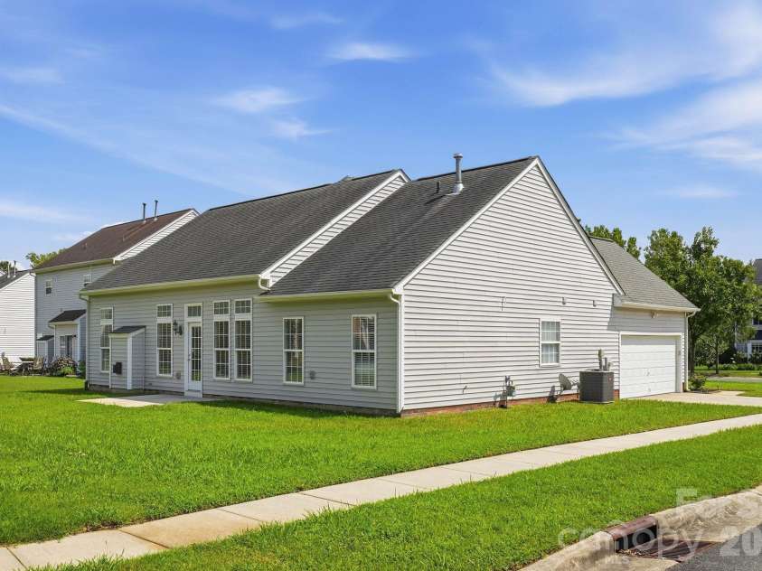 12003 Planters Estates Drive, Charlotte, NC 28278.  MLS# CAR4408406, YatesRealty ID 43450. 