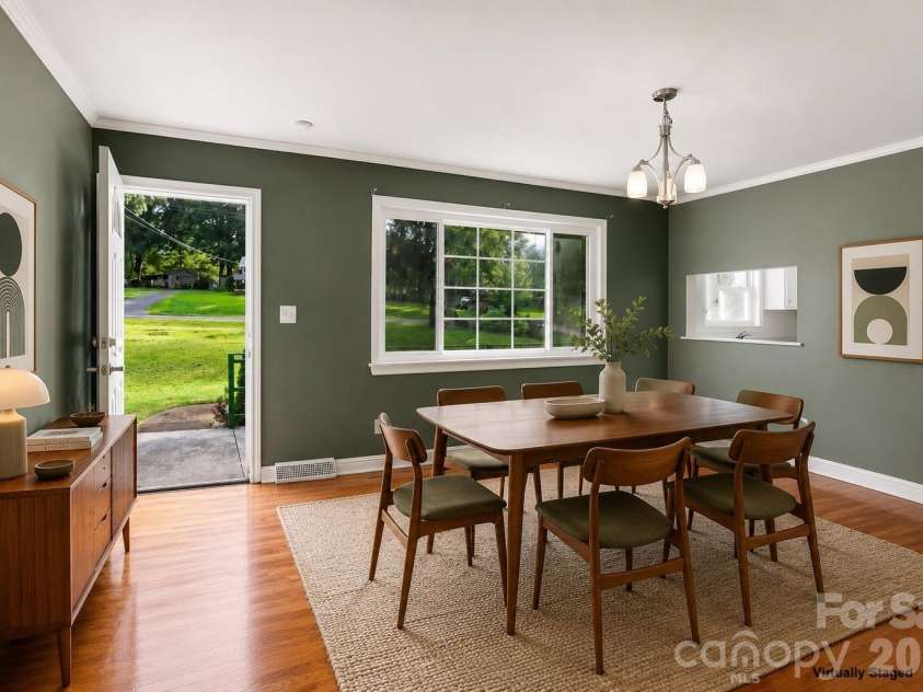 9716 Sunway Drive, Charlotte, NC 28227.  MLS# CAR4412127, YatesRealty ID 43452. 