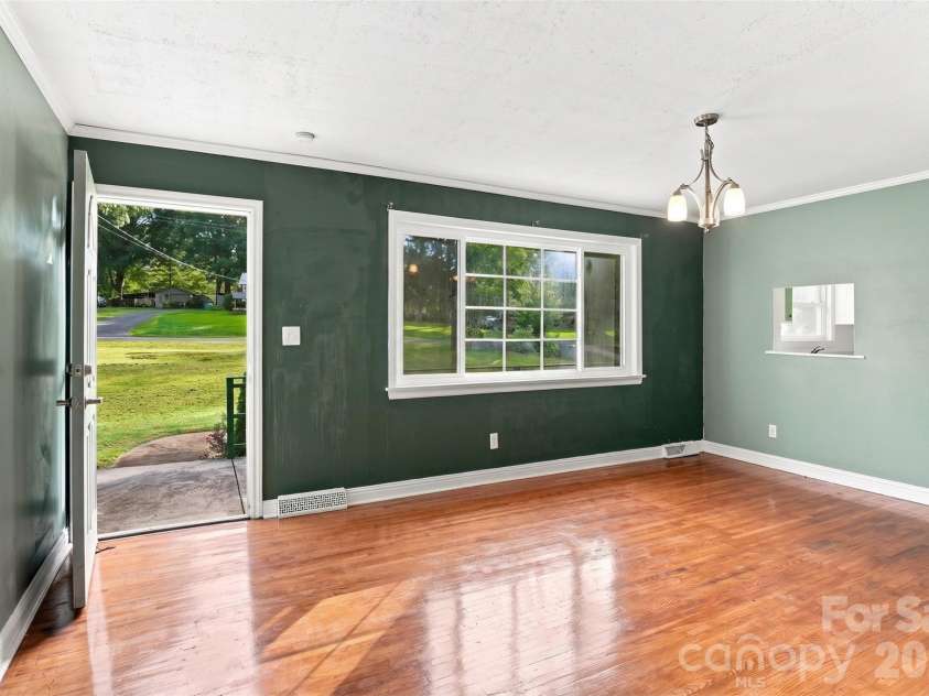 9716 Sunway Drive, Charlotte, NC 28227.  MLS# CAR4412127, YatesRealty ID 43452. 