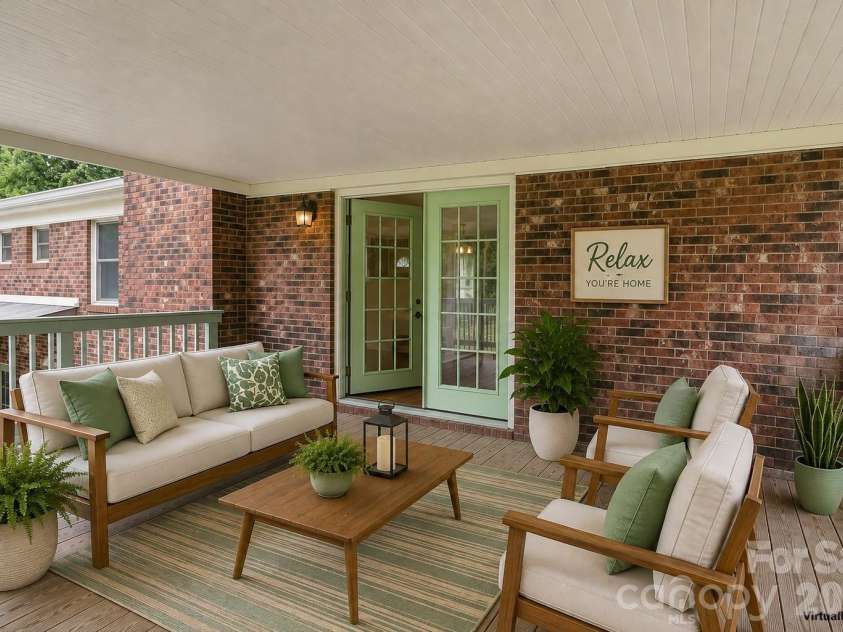 9716 Sunway Drive, Charlotte, NC 28227.  MLS# CAR4412127, YatesRealty ID 43452. 