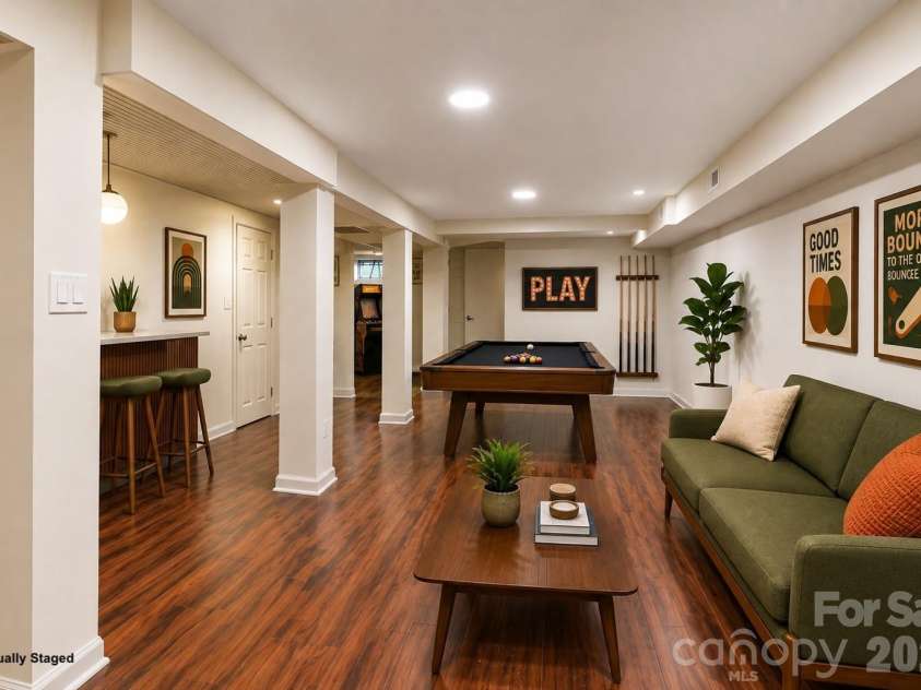 9716 Sunway Drive, Charlotte, NC 28227.  MLS# CAR4412127, YatesRealty ID 43452. 