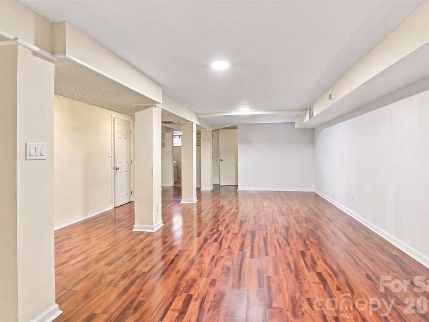 9716 Sunway Drive, Charlotte, NC 28227.  MLS# CAR4412127, YatesRealty ID 43452. 