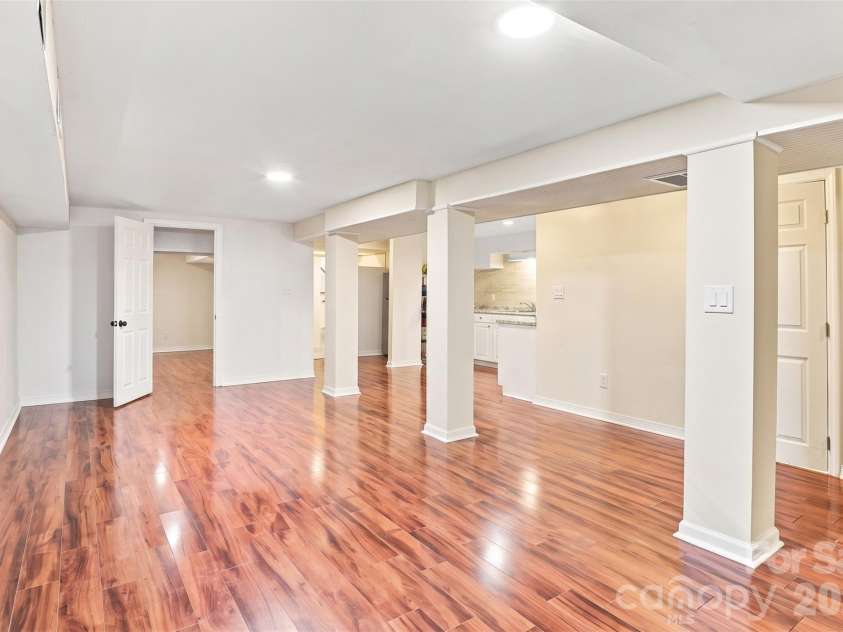 9716 Sunway Drive, Charlotte, NC 28227.  MLS# CAR4412127, YatesRealty ID 43452. 