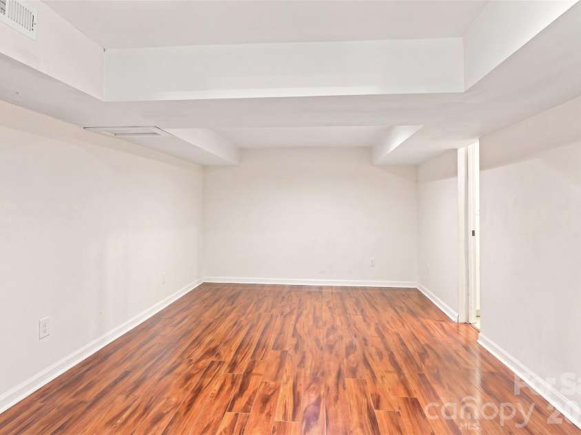 9716 Sunway Drive, Charlotte, NC 28227.  MLS# CAR4412127, YatesRealty ID 43452. 