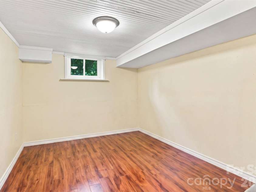 9716 Sunway Drive, Charlotte, NC 28227.  MLS# CAR4412127, YatesRealty ID 43452. 