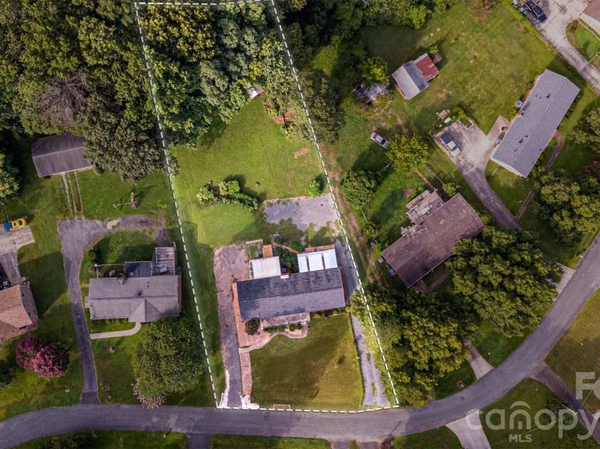 9716 Sunway Drive, Charlotte, NC 28227.  MLS# CAR4412127, YatesRealty ID 43452. 
