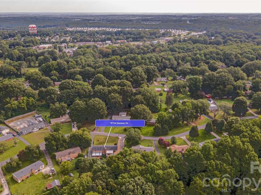 9716 Sunway Drive, Charlotte, NC 28227.  MLS# CAR4412127, YatesRealty ID 43452. 