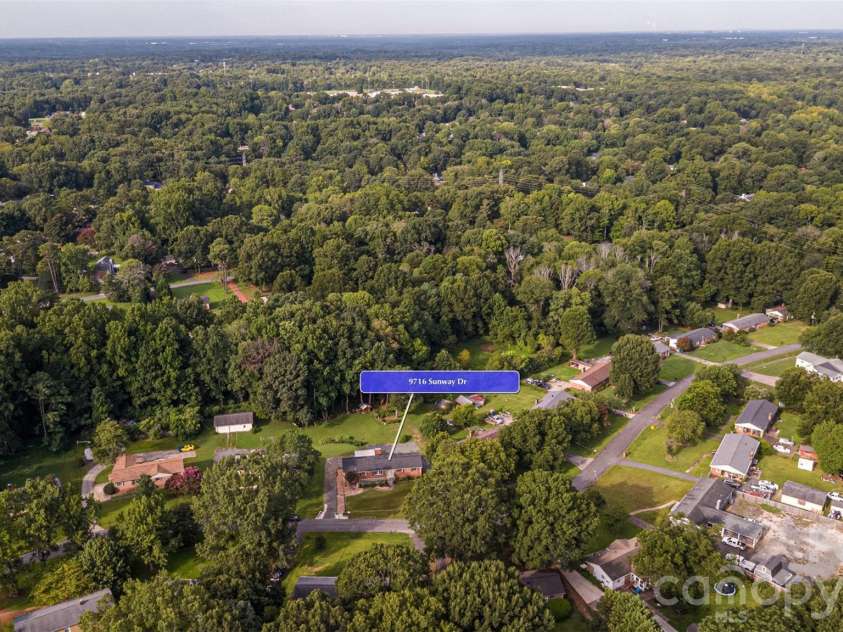 9716 Sunway Drive, Charlotte, NC 28227.  MLS# CAR4412127, YatesRealty ID 43452. 