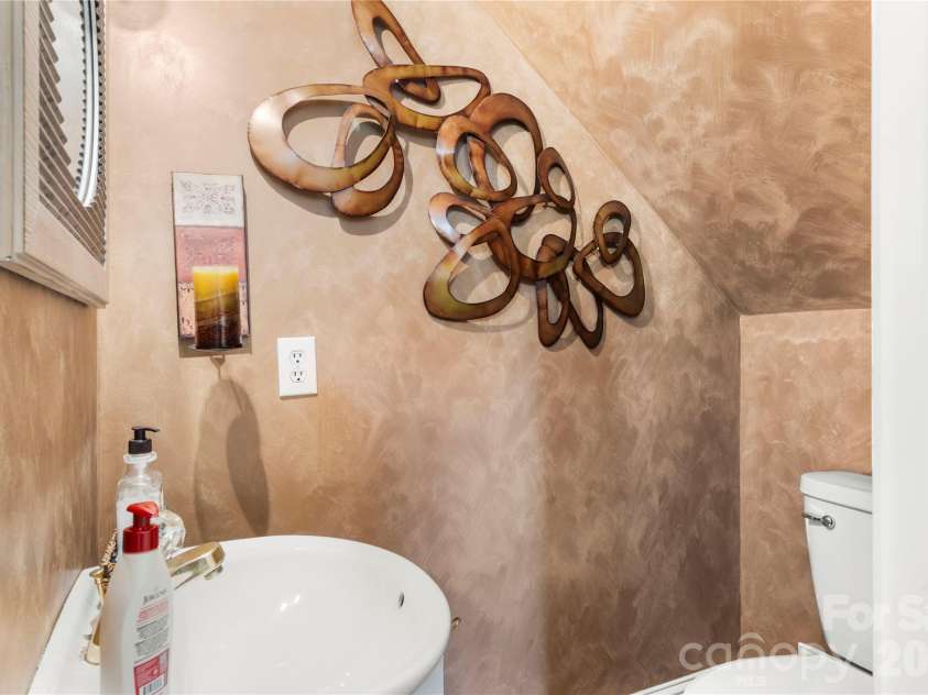 4178 Glen Eagles Lane, Concord, NC 28027.  MLS# CAR4412818, YatesRealty ID 43456. Half Bath
