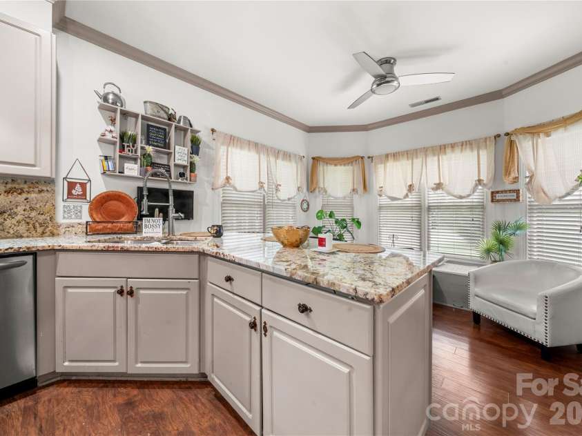 4178 Glen Eagles Lane, Concord, NC 28027.  MLS# CAR4412818, YatesRealty ID 43456. Kitchen