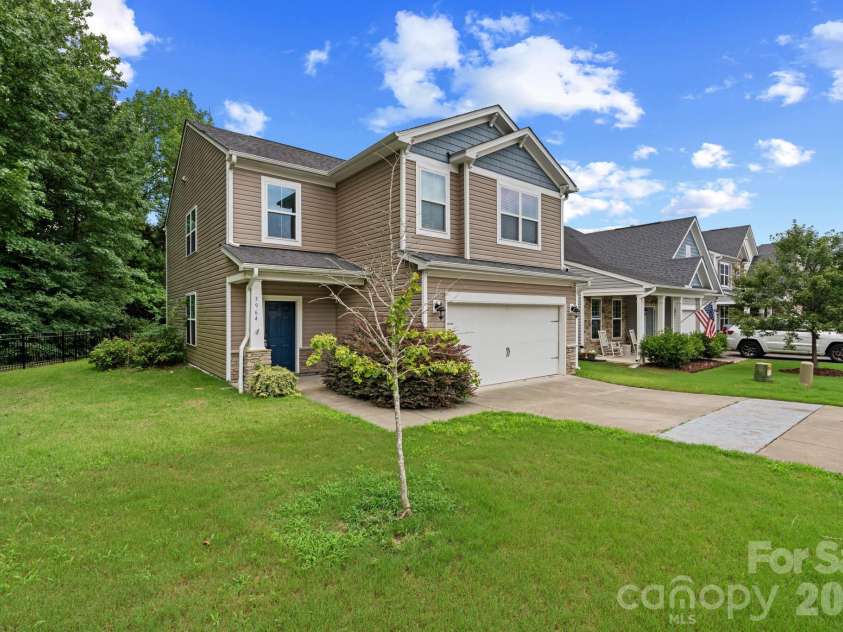 3964 White Kestrel Drive, Raleigh, NC 27616.  MLS# CAR4406277, YatesRealty ID 43458. 