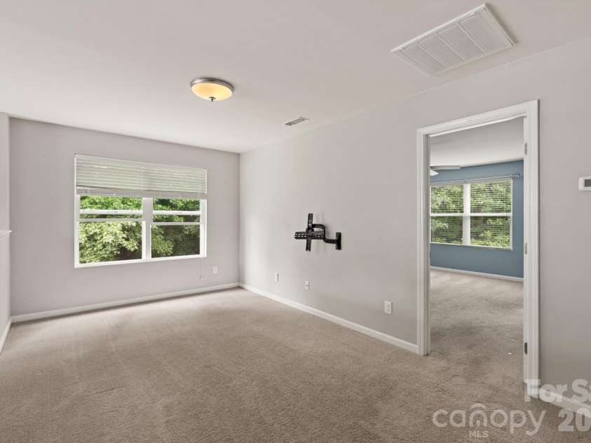 3964 White Kestrel Drive, Raleigh, NC 27616.  MLS# CAR4406277, YatesRealty ID 43458. 