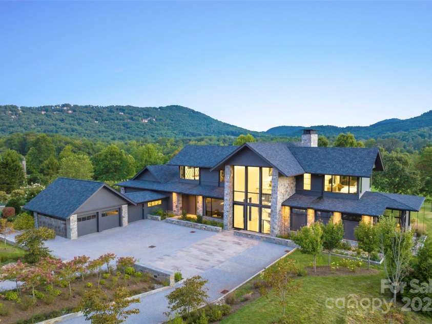 214 Folkestone Lane, Arden, NC 28704.  MLS# CAR4185863, YatesRealty ID 4346. 