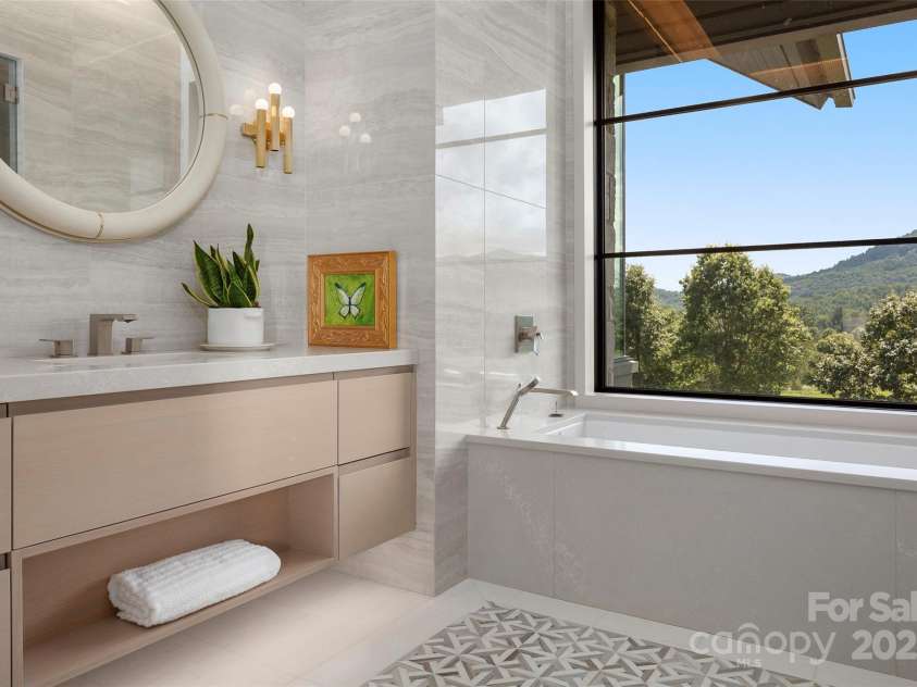 214 Folkestone Lane, Arden, NC 28704.  MLS# CAR4185863, YatesRealty ID 4346. Bathroom