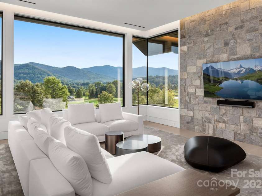 214 Folkestone Lane, Arden, NC 28704.  MLS# CAR4185863, YatesRealty ID 4346. Family Room