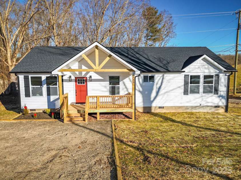 775 Olivette Road, Asheville, NC 28804.  MLS# CAR4310736, YatesRealty ID 4346. 