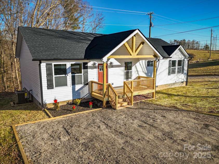 775 Olivette Road, Asheville, NC 28804.  MLS# CAR4310736, YatesRealty ID 4346. 