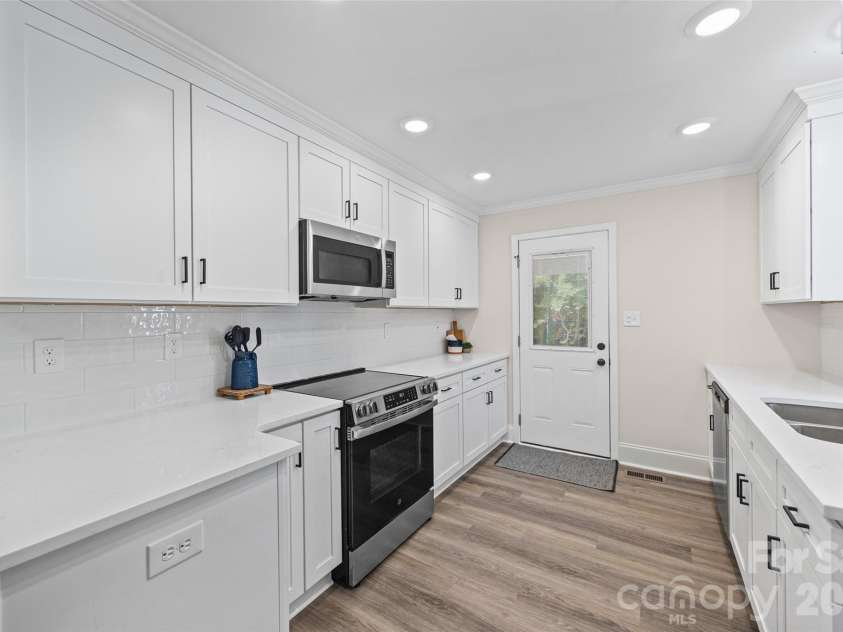 125 Mickle Court, Rock Hill, SC 29732.  MLS# CAR4412223, YatesRealty ID 43463. 