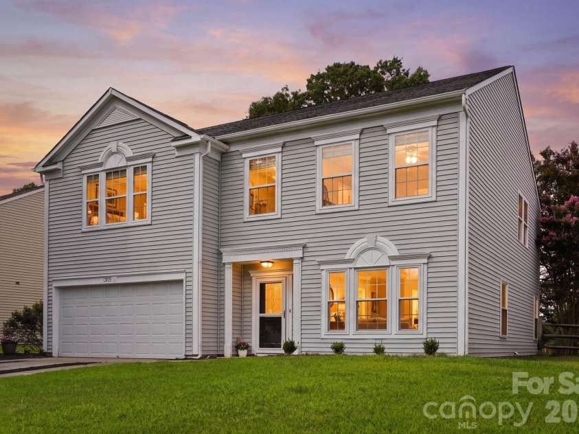 12821 Silvaire Farm Road, Charlotte, NC 28278.  MLS# CAR4406945, YatesRealty ID 43464. 