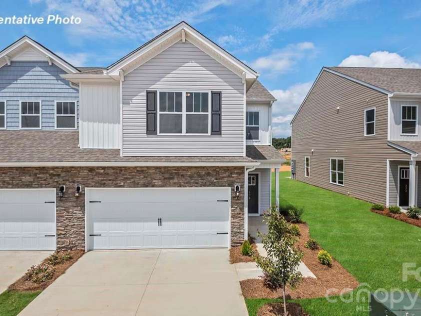 10443 Ambercrest Court, Huntersville, NC 28078.  MLS# CAR4380313, YatesRealty ID 43466. 