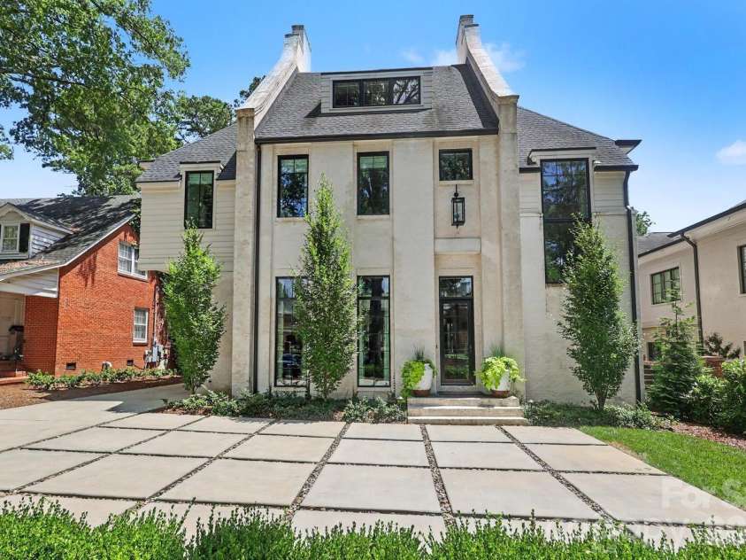 2310 Beverly Drive, Charlotte, NC 28207.  MLS# CAR4395638, YatesRealty ID 43467. 