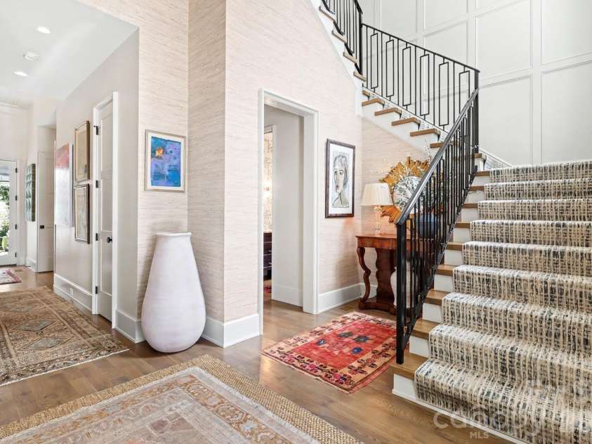 2310 Beverly Drive, Charlotte, NC 28207.  MLS# CAR4395638, YatesRealty ID 43467. 