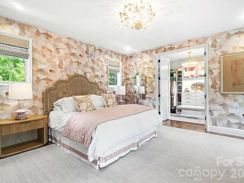2310 Beverly Drive, Charlotte, NC 28207.  MLS# CAR4395638, YatesRealty ID 43467. 