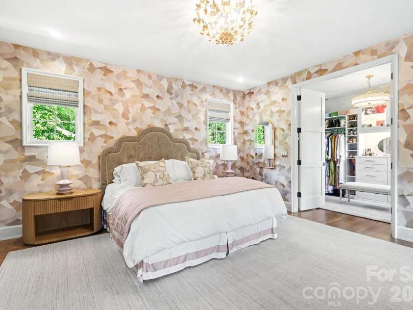 2310 Beverly Drive, Charlotte, NC 28207.  MLS# CAR4395638, YatesRealty ID 43467. 