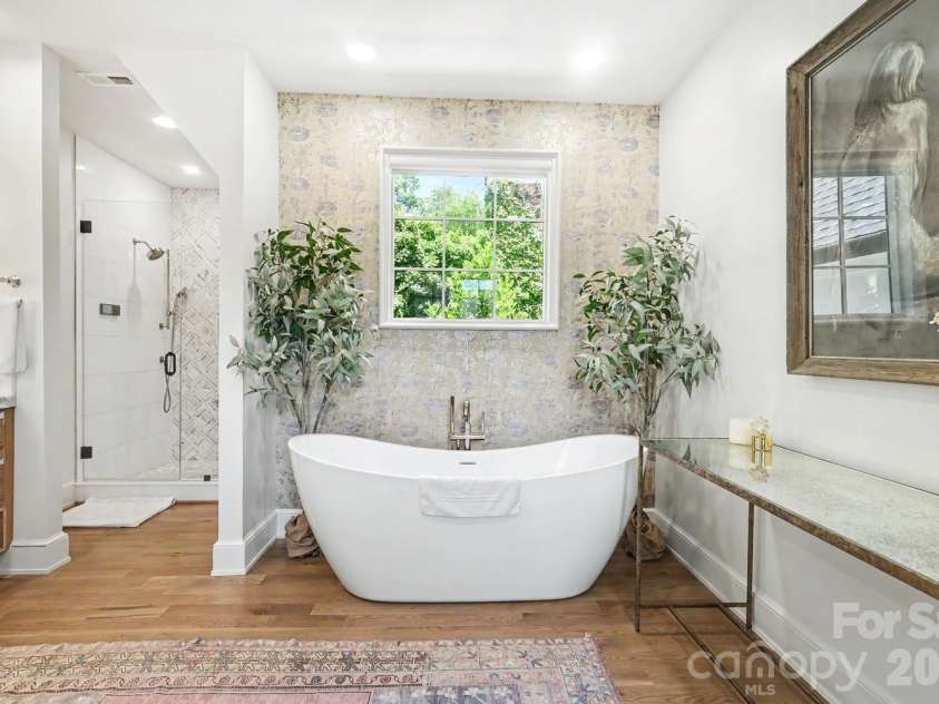 2310 Beverly Drive, Charlotte, NC 28207.  MLS# CAR4395638, YatesRealty ID 43467. 