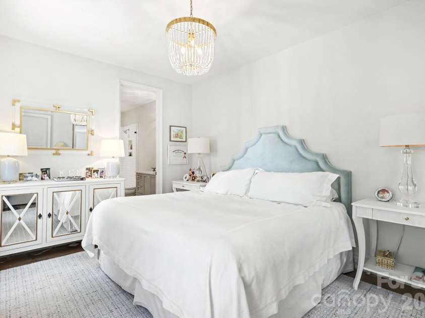 2310 Beverly Drive, Charlotte, NC 28207.  MLS# CAR4395638, YatesRealty ID 43467. 