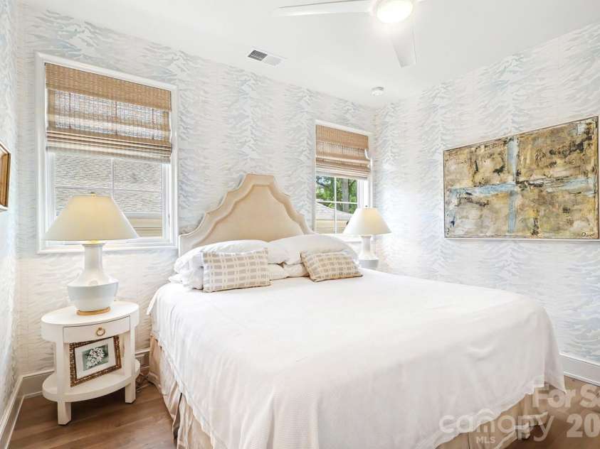 2310 Beverly Drive, Charlotte, NC 28207.  MLS# CAR4395638, YatesRealty ID 43467. 